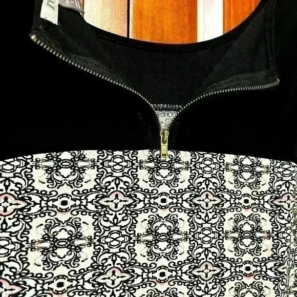 Roz & Ali Top - Petite Large - Picture 1 of 7